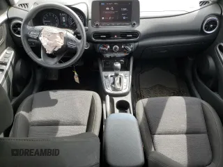 2022 Hyundai Kona SE with VIN KM8K2CAB2NU863916, listed as a Copart auction lot 68952394 with 33,708 mi miles and Salvage Title. Bid and sale history available at carsss.com. Image 8.