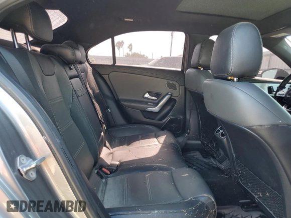 2019 Mercedes-Benz A 220 z VIN WDD3G4EB9KW000899, wystawiony jako Copart lot #52463325 z przebiegiem Nie podano mil oraz Szkoda całkowita • Salvage title. Historia ofert i sprzedaży dostępna na DreamBid. Obrazek 10.
