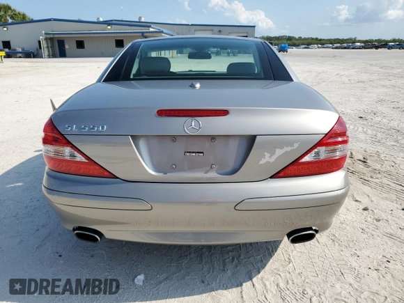 2007 Mercedes-Benz SL 550 z VIN WDBSK71F87F124375, wystawiony jako Copart lot #55126305 z przebiegiem 48 777 mil mil oraz Szkoda całkowita • Salvage title. Historia ofert i sprzedaży dostępna na DreamBid. Obrazek 6.