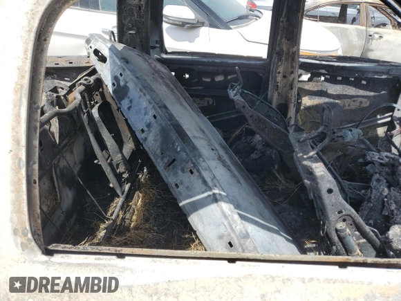 2016 Ram 1500 Laramie z VIN 1C6RR7NT9GS180058, wystawiony jako Copart lot #56667915 z przebiegiem Nie podano mil oraz Szkoda całkowita • Salvage title. Historia ofert i sprzedaży dostępna na DreamBid. Obrazek 10.