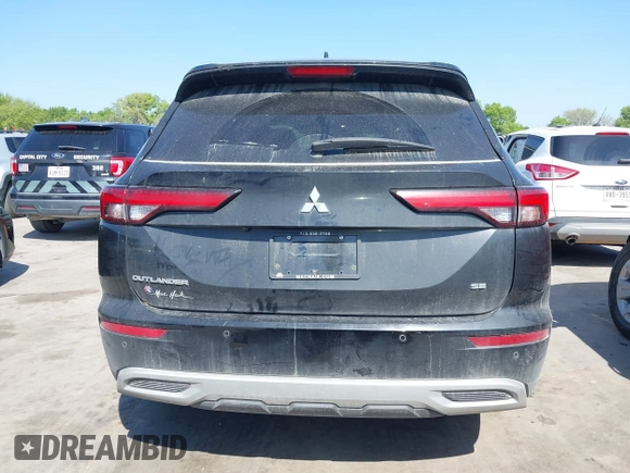 2022 Mitsubishi Outlander SE z VIN JA4J3UA8XNZ017053, wystawiony jako IAAI lot #41870657 z przebiegiem 70 102 mil mil oraz . Historia ofert i sprzedaży dostępna na DreamBid. Obrazek 16.