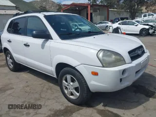 2006 Hyundai Tucson GL with VIN KM8JM12B66U254774, listed as a IAAI auction lot 41940080 with 152,382 mi miles. Bid and sale history available at carsss.com. Image 1.
