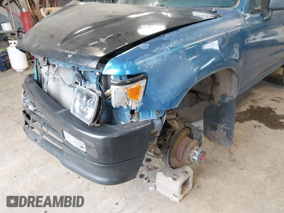 1995 Toyota Pickup с VIN JT4RN13P3S6071569, выставлен на аукционе IAAI как лот 41713298 с пробегом 233 817 миль миль и . История ставок и продаж доступна на DreamBid. Изображение 18.