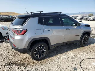 2019 Jeep Compass Trailhawk with VIN 3C4NJDDB9KT668858, listed as a Copart auction lot 58603645 with 74,226 mi miles and Salvage title. Bid and sale history available at DreamBid. Image 3.