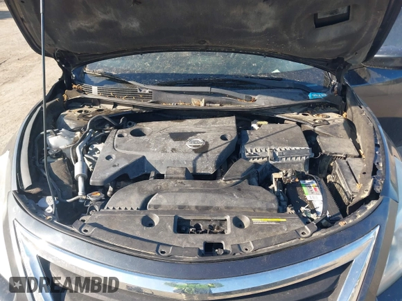 2013 Nissan Altima SV with VIN 1N4AL3AP0DN407193, listed as a IAAI auction lot 42152690 with 188,279 mi miles and . Bid and sale history available at carsss.com. Image 10.