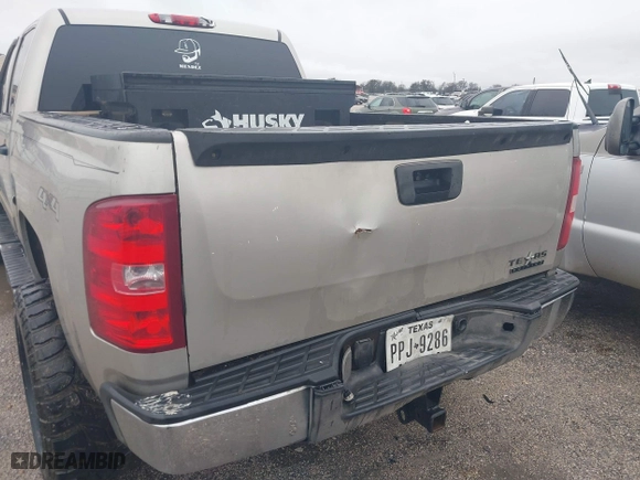2007 Chevrolet Silverado 1500 LT w/1LT with VIN 3GCEK13C07G528221, listed as a IAAI auction lot 41510443 with 278,864 mi miles. Bid and sale history available at carsss.com. Image 6.