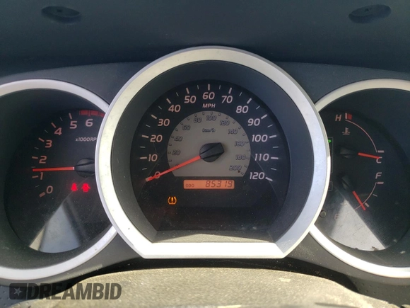 2009 Toyota Tacoma z VIN 3TMMU52N29M010275, wystawiony jako Copart lot #55341095 z przebiegiem 85 319 mil mil oraz Czysty tytuł • Clean title. Historia ofert i sprzedaży dostępna na DreamBid. Obrazek 9.