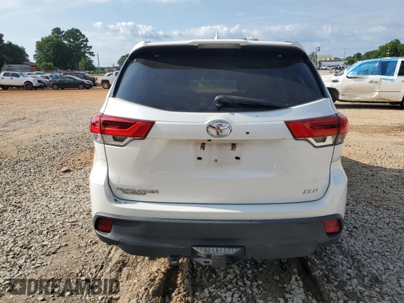 2018 Toyota Highlander SE с VIN 5TDKZRFH3JS549173, выставлен на аукционе Copart как лот 60822155 с пробегом 92 452 миль миль и Списание • Salvage title. История ставок и продаж доступна на DreamBid. Изображение 6.