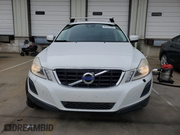 2013 Volvo XC60 T6 with VIN YV4902DZXD2462102, listed as a Copart auction lot 61441065 with 165,556 mi miles and Salvage title. Bid and sale history available at DreamBid. Image 5.