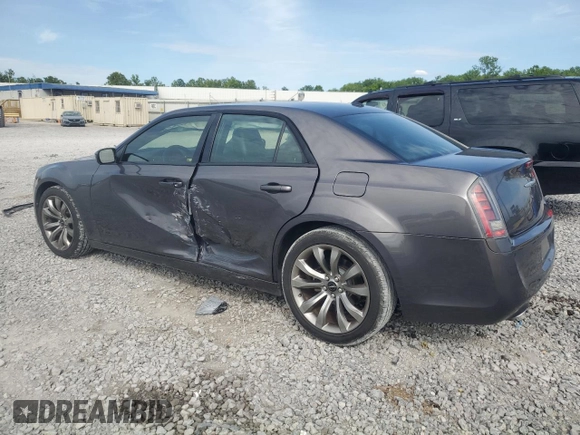 2014 Chrysler 300 S z VIN 2C3CCABGXEH373106, wystawiony jako Copart lot #56178895 z przebiegiem 100 064 mil mil oraz Szkoda całkowita • Salvage title. Historia ofert i sprzedaży dostępna na DreamBid. Obrazek 2.