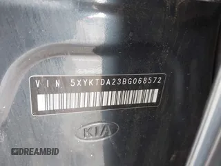 2011 Kia Sorento LX with VIN 5XYKTDA23BG068572, listed as a IAAI auction lot 41036588 with 215,145 mi miles. Bid and sale history available at carsss.com. Image 9.