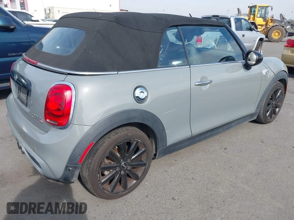 2017 MINI Convertible Cooper S z VIN WMWWG9C36H3C81439, wystawiony jako IAAI lot #41480915 z przebiegiem 64 104 mil mil oraz . Historia ofert i sprzedaży dostępna na DreamBid. Obrazek 4.