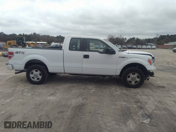 2014 Ford F-150 XL with VIN 1FTFX1EFXEKE16495, listed as a IAAI auction lot 41077199 with 206,212 mi miles. Bid and sale history available at carsss.com. Image 13.
