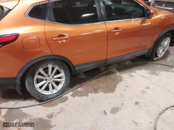 2017 Nissan Rogue Sport SV with VIN JN1BJ1CP1HW003778, listed as a IAAI auction lot 41601897 with 93,204 mi miles. Bid and sale history available at carsss.com. Image 6.