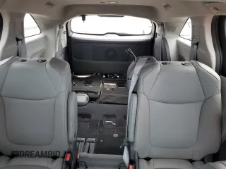 2021 Toyota Sienna XLE z VIN 5TDJRKEC4MS003091, wystawiony jako Copart lot #51657445 z przebiegiem 56 092 mil mil oraz Szkoda całkowita • Salvage title. Historia ofert i sprzedaży dostępna na DreamBid. Obrazek 10.