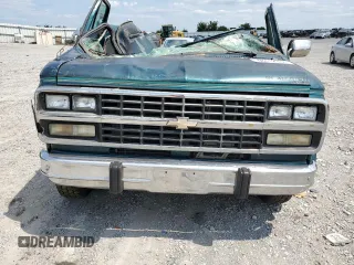 1995 Chevrolet Chevy Van z VIN 1GBEG25K7SF103122, wystawiony jako Copart lot #68112704 z przebiegiem Nie podano mil oraz Szkody całkowita. Historia ofert i sprzedaży dostępna na DreamBid. Obrazek 5.
