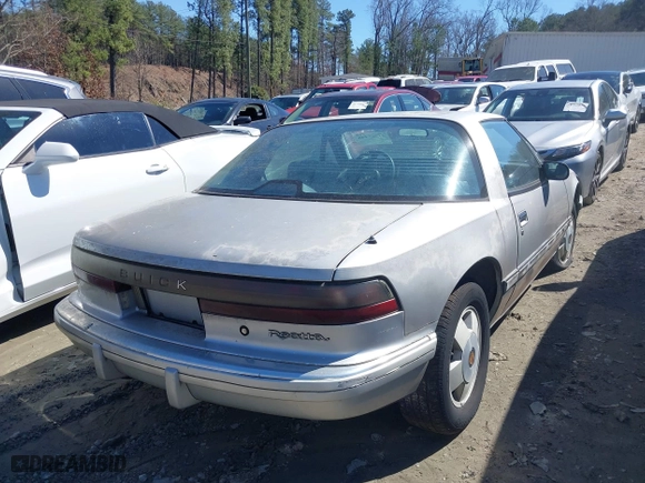 1989 Buick Reatta with VIN 1G4EC11C7KB905060, listed as a IAAI auction lot 41766446 with 82,489 mi miles. Bid and sale history available at carsss.com. Image 4.
