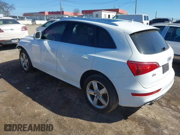2012 Audi Q5 3.2L Premium Plus with VIN WA1DKAFP0CA012776, listed as a IAAI auction lot 41659580 with 273,447 mi miles. Bid and sale history available at carsss.com. Image 3.