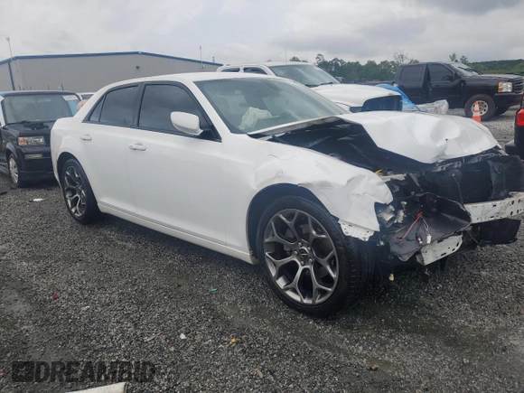 2016 Chrysler 300 S z VIN 2C3CCABG2GH152103, wystawiony jako Copart lot #54530625 z przebiegiem 217 656 mil mil oraz Szkoda całkowita • Salvage title. Historia ofert i sprzedaży dostępna na DreamBid. Obrazek 4.