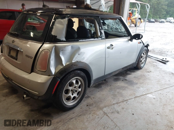 2005 MINI Hardtop с VIN WMWRC33445TJ65289, выставлен на аукционе IAAI как лот 42358377 с пробегом 184 367 миль миль и . История ставок и продаж доступна на DreamBid. Изображение 4.
