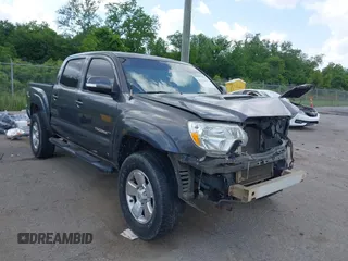 2012 Toyota Tacoma PreRunner z VIN 5TFJU4GNXCX026084, wystawiony jako IAAI lot #42120667 z przebiegiem 181 550 mil mil oraz . Historia ofert i sprzedaży dostępna na DreamBid. Obrazek 1.