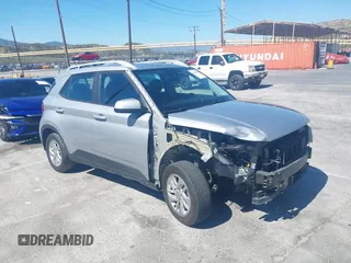 2020 Hyundai Venue SEL z VIN KMHRC8A36LU024785, wystawiony jako IAAI lot #42183268 z przebiegiem 110 434 mil mil oraz . Historia ofert i sprzedaży dostępna na DreamBid. Obrazek 1.