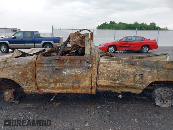 1994 Ford F-250 with VIN 1FTHF25H3RLA03479, listed as a IAAI auction lot 42428390 with Not provided miles and . Bid and sale history available at DreamBid. Image 14.