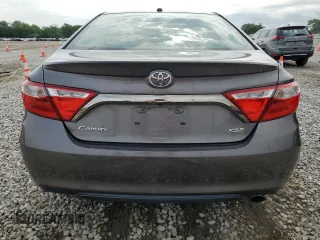 2015 Toyota Camry XLE z VIN 4T1BF1FK4FU956830, wystawiony jako Copart lot #58418565 z przebiegiem 88 771 mil mil oraz Szkoda całkowita • Salvage title. Historia ofert i sprzedaży dostępna na DreamBid. Obrazek 6.