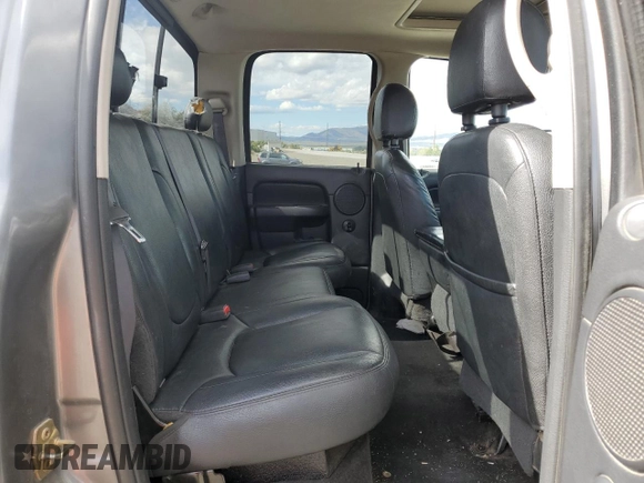 2005 Dodge 1500 SLT z VIN 1D7HU18D95S240346, wystawiony jako Copart lot #56873935 z przebiegiem 306 734 mil mil oraz Szkoda całkowita • Salvage title. Historia ofert i sprzedaży dostępna na DreamBid. Obrazek 10.