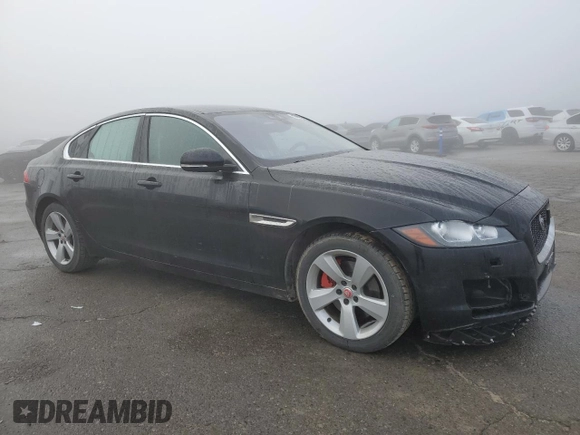 2018 Jaguar XF 25t with VIN SAJBR4FX9JCY69711, listed as a Copart auction lot 83402824 with 80,858 mi miles and Salvage Title. Bid and sale history available at carsss.com. Image 4.