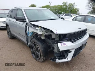 2023 Jeep Grand Cherokee Altitude with VIN 1C4RJHAG8PC611840, listed as a IAAI auction lot 42336992 with 41,100 mi miles and . Bid and sale history available at DreamBid. Image 6.