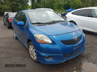 2009 Toyota Yaris z VIN JTDBT903791328862, wystawiony jako IAAI lot #42327669 z przebiegiem 160 747 mil mil oraz . Historia ofert i sprzedaży dostępna na DreamBid. Obrazek 6.