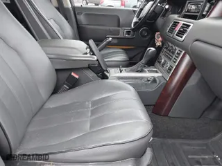 2005 Land Rover Range Rover HSE with VIN SALME11435A188999, listed as a IAAI auction lot 41123498 with 228,186 mi miles. Bid and sale history available at carsss.com. Image 5.