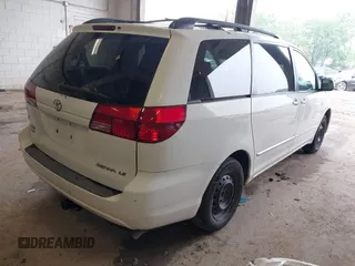 2005 Toyota Sienna CE z VIN 5TDZA23C45S247631, wystawiony jako IAAI lot #42380951 z przebiegiem 256 517 mil mil oraz . Historia ofert i sprzedaży dostępna na DreamBid. Obrazek 4.