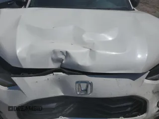2024 Honda HR-V Sport z VIN 3CZRZ1H5XRM708201, wystawiony jako Copart lot #68973844 z przebiegiem Nie podano mil oraz Szkoda całkowita • Salvage title. Historia ofert i sprzedaży dostępna na DreamBid. Obrazek 12.