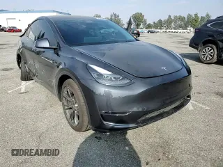 2024 Tesla Model Y Long Range with VIN 7SAYGDEE2RA244242, listed as a Copart auction lot 52635095 with 4,994 mi miles and Salvage title. Bid and sale history available at DreamBid. Image 11.