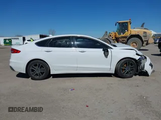 2020 Ford Fusion SE with VIN 3FA6P0HD4LR126174, listed as a IAAI auction lot 41723840 with 123,413 mi miles. Bid and sale history available at carsss.com. Image 13.