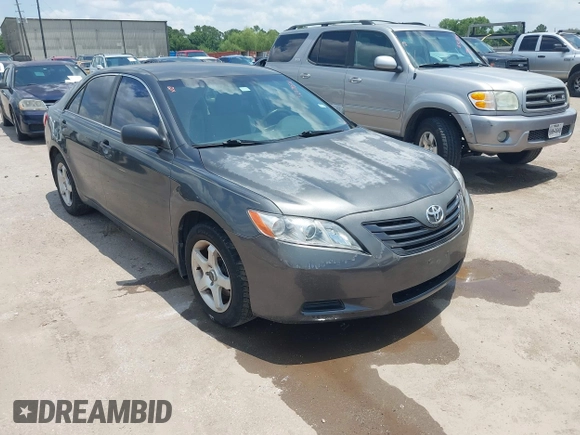 2008 Toyota Camry LE z VIN 4T1BE46K68U772433, wystawiony jako IAAI lot #42375510 z przebiegiem 168 152 mil mil oraz . Historia ofert i sprzedaży dostępna na DreamBid. Obrazek 1.