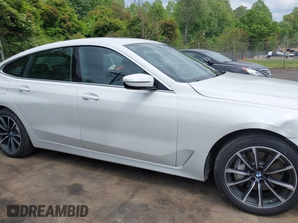 2019 BMW 6 Series 640i xDrive z VIN WBAJV6C56KBK09053, wystawiony jako IAAI lot #42108336 z przebiegiem 55 176 mil mil oraz . Historia ofert i sprzedaży dostępna na DreamBid. Obrazek 13.