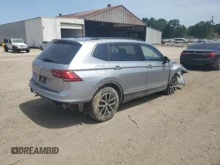 2021 Volkswagen Tiguan SE z VIN 3VV3B7AX9MM086196, wystawiony jako Copart lot #56989655 z przebiegiem 67 004 mil mil oraz Szkoda całkowita • Salvage title. Historia ofert i sprzedaży dostępna na DreamBid. Obrazek 3.