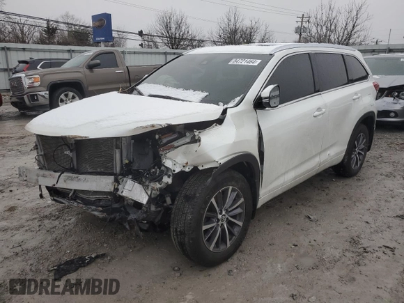 2018 Toyota Highlander SE z VIN 5TDJZRFHXJS857422, wystawiony jako Copart lot #84721464 z przebiegiem Nie podano mil oraz Nie do naprawy • Non repairable. Historia ofert i sprzedaży dostępna na DreamBid. Obrazek 1.