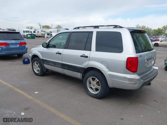 2005 Honda Pilot LX with VIN 2HKYF18105H556470, listed as a IAAI auction lot 42094372 with 266,089 mi miles. Bid and sale history available at carsss.com. Image 3.