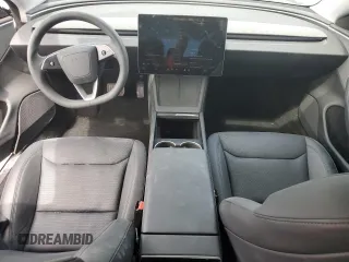 2024 Tesla Model 3 z VIN 5YJ3E1EA8RF749228, wystawiony jako Copart lot #54073925 z przebiegiem 5 369 mil mil oraz Szkoda całkowita • Salvage title. Historia ofert i sprzedaży dostępna na DreamBid. Obrazek 8.