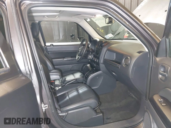 2015 Jeep Patriot Latitude z VIN 1C4NJRFB4FD409149, wystawiony jako IAAI lot #42268239 z przebiegiem 107 145 mil mil oraz . Historia ofert i sprzedaży dostępna na DreamBid. Obrazek 5.