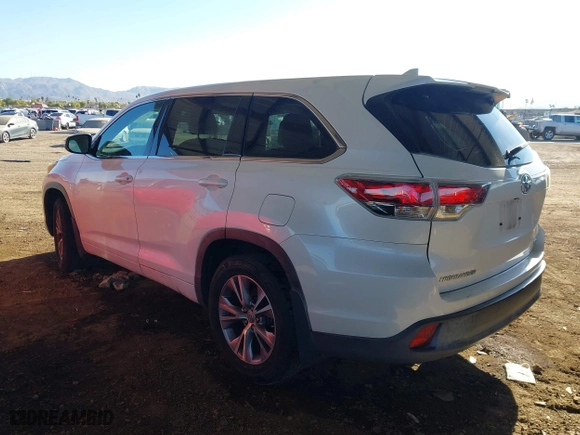 2015 Toyota Highlander LE with VIN 5TDBKRFH5FS115459, listed as a IAAI auction lot 41326097 with 158,574 mi miles. Bid and sale history available at carsss.com. Image 3.