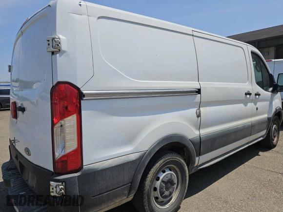 2016 Ford Transit Cargo z VIN 1FTYE1YM4GKB13059, wystawiony jako IAAI lot #42626529 z przebiegiem 260 756 mil mil oraz . Historia ofert i sprzedaży dostępna na DreamBid. Obrazek 24.