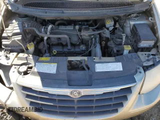 2005 Chrysler Town & Country Touring with VIN 2C4GP54L55R558192, listed as a Copart auction lot 50527635 with 204,649 mi miles and Salvage Title. Bid and sale history available at carsss.com. Image 12.