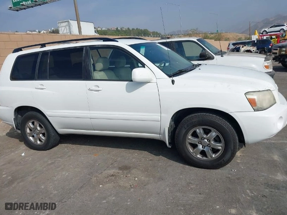 2006 Toyota Highlander w/3rd Row with VIN JTEDP21A460117651, listed as a IAAI auction lot 40618172 with 218,563 mi miles. Bid and sale history available at carsss.com. Image 13.