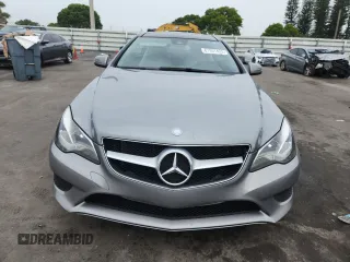2014 Mercedes-Benz E 350 with VIN WDDKJ5KB5EF276363, listed as a Copart auction lot 61951425 with 71,154 mi miles and Salvage title. Bid and sale history available at DreamBid. Image 5.