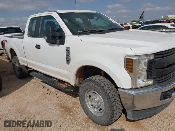2019 Ford F-250 XL with VIN 1FT7X2B62KEG56083, listed as a IAAI auction lot 42452430 with 150,903 mi miles and . Bid and sale history available at DreamBid. Image 1.